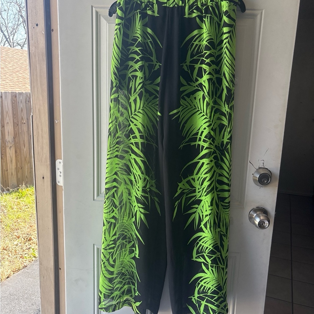 Bisou Bisou Black and Green Leaf Pants
